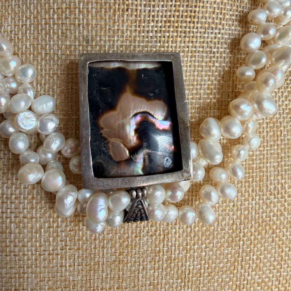 Genuine Freshwater Pearl Necklace with Iridescent Mother Of Pearl Pendant - Picture 4 of 5